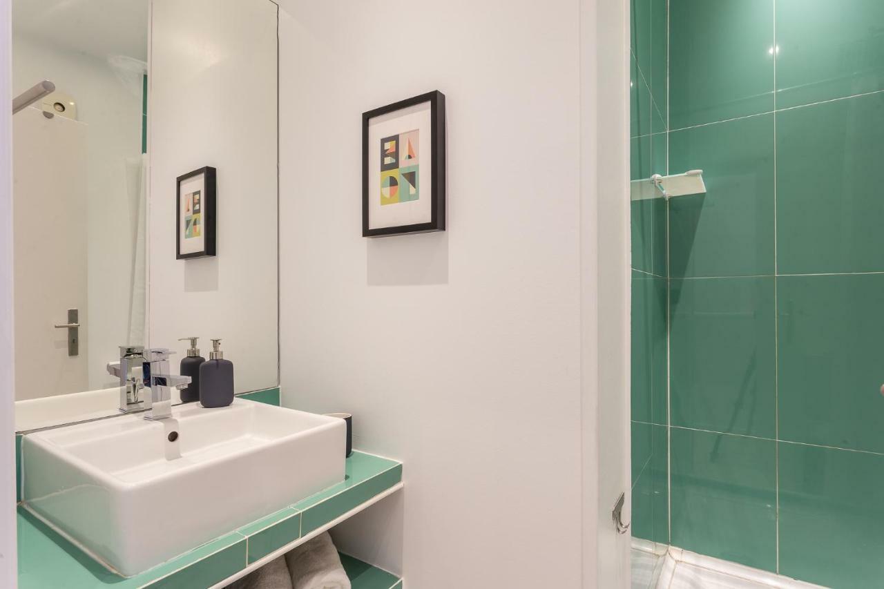 Three Bedroom Apartment In Historical Centre -Bairro Alto Lisboa Exterior foto